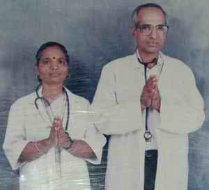Bawaskar with his wife Pramodini Himmatrao Bawaskar doing their daily prayers